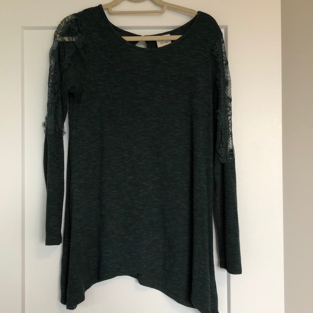 Long sleeve green top